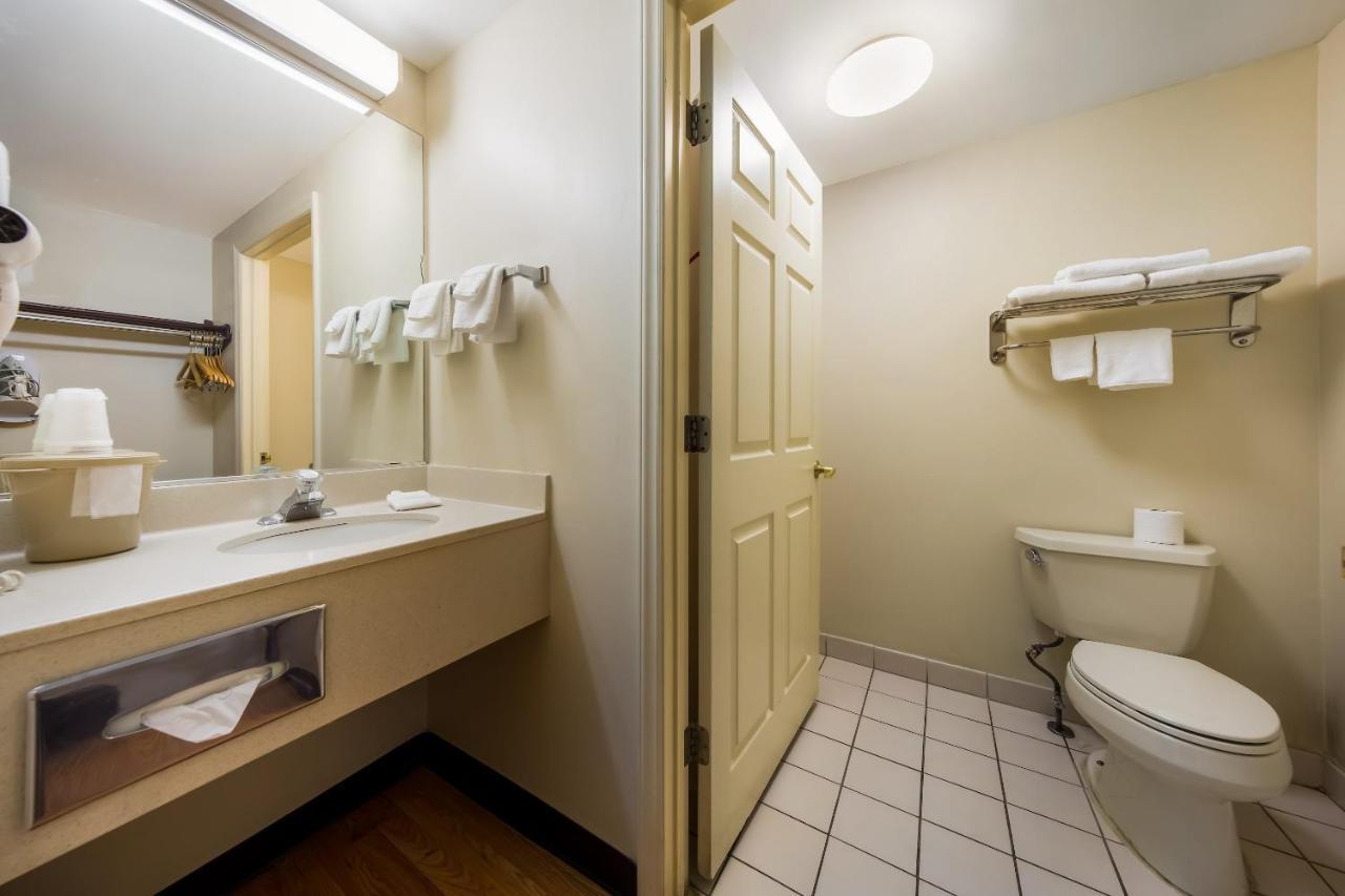 Red Roof Inn Hendersonville Zewnętrze zdjęcie